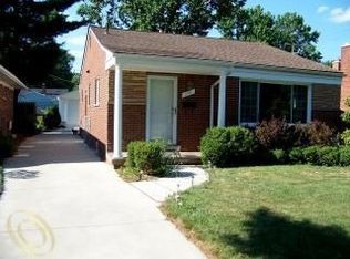 214 Park Dr, Clawson, MI