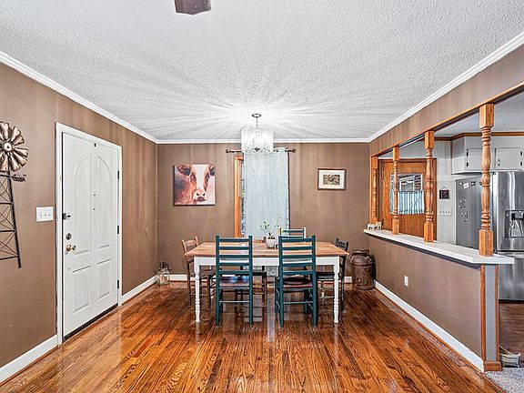 2nd image of 125 Lawton St