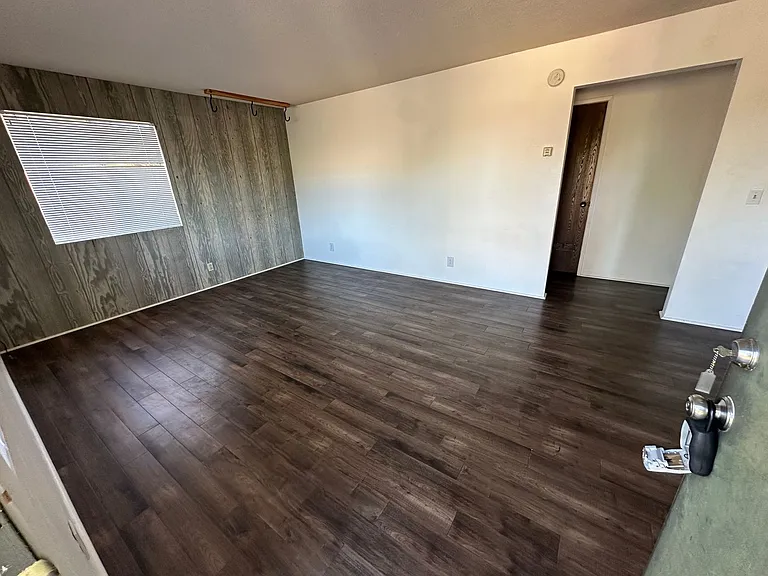 1295 Bond St — Photo 18