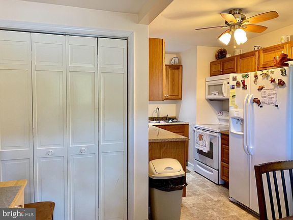 5th image of 224 Scammell Dr