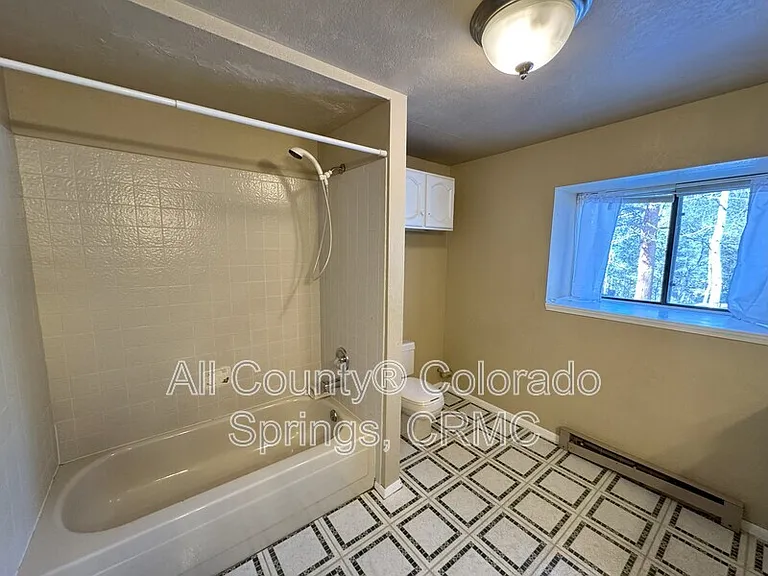 931 Kings Crown Rd — Photo 29