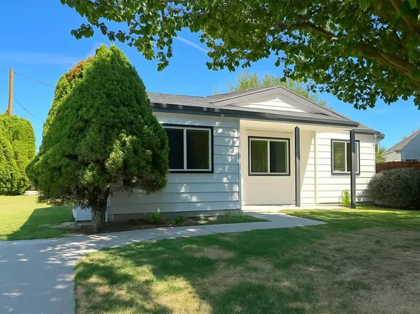 114 West Blvd S, Granger, WA 98932