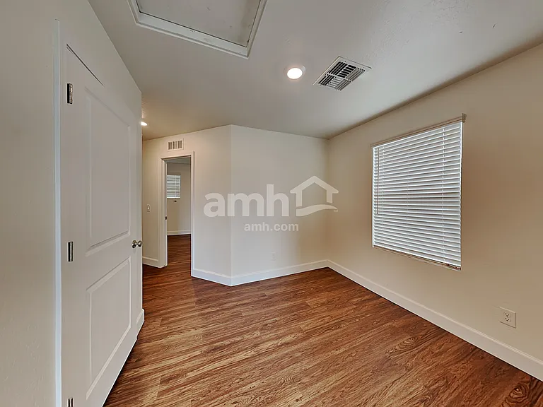 661 W Bosal Dr — Photo 8