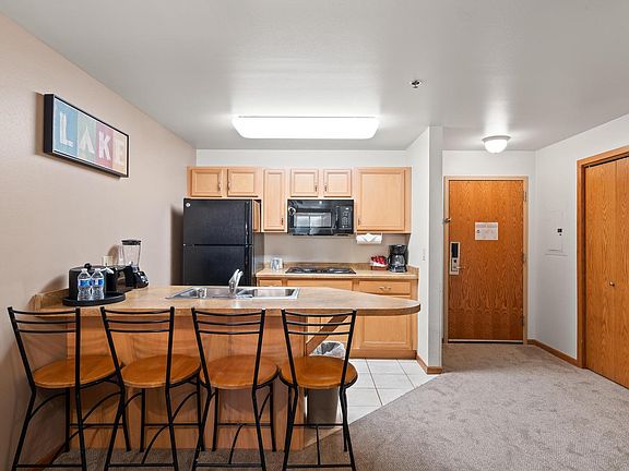 3rd image of 7020 Grand Geneva WAY #206