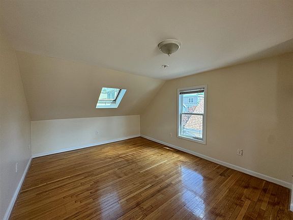 5th image of 7 Clyde St #2