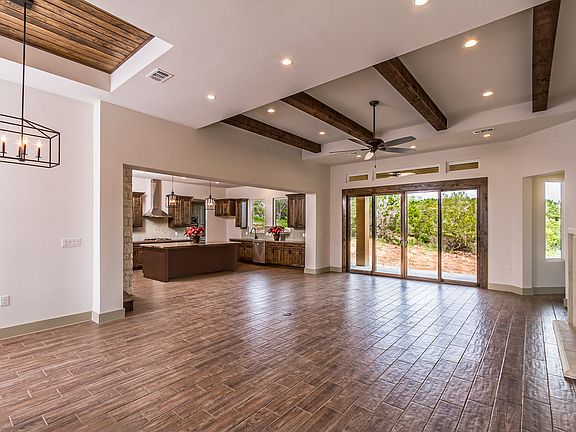 3rd image of 836 Oak Bluff Trl