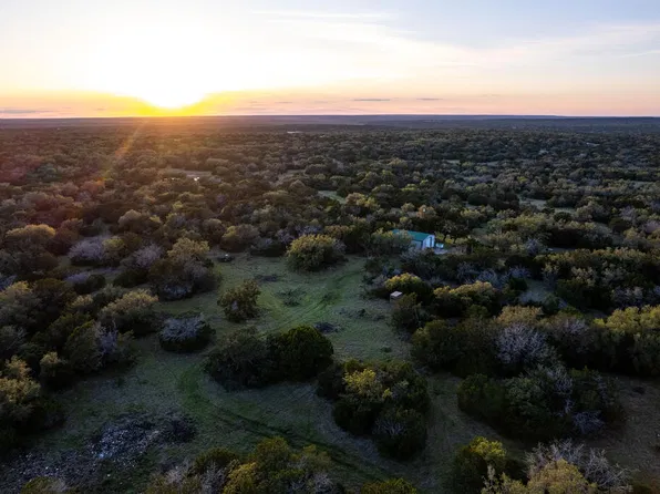 225 Lost Man Rd, Mountain Home, TX 78058