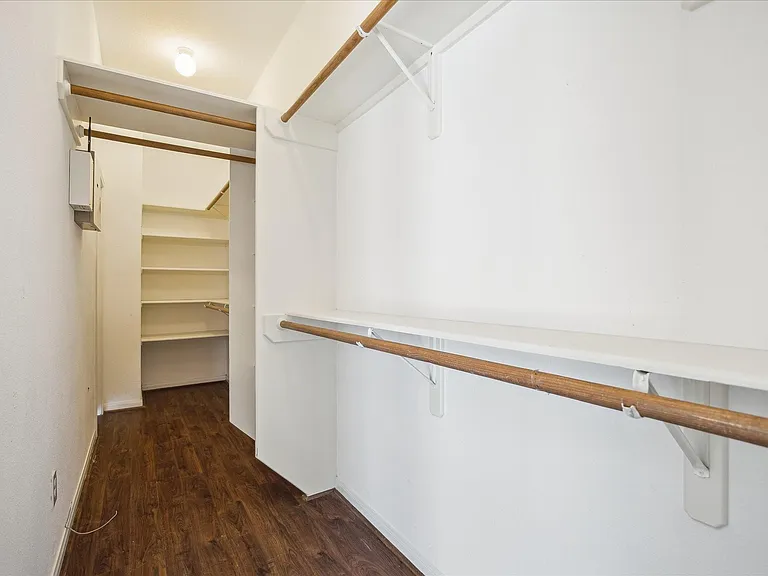 12831 Dove Point Ln — Photo 35