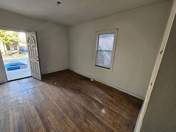 5th image of 1113 W 11th Ave