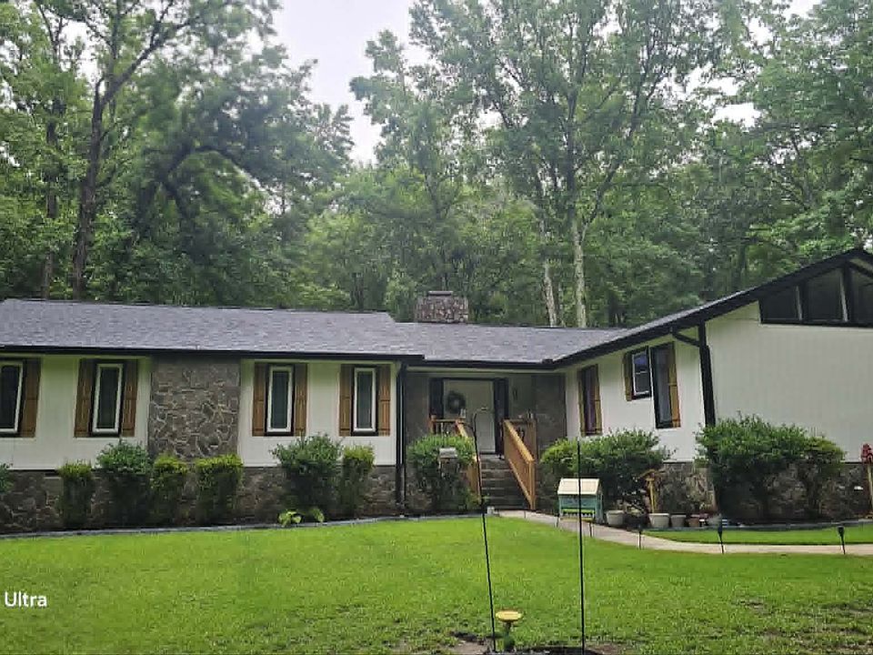 1st image of 102 McKinley Cir