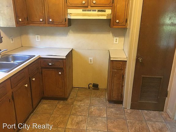 4th image of 1216 Saint Charles St