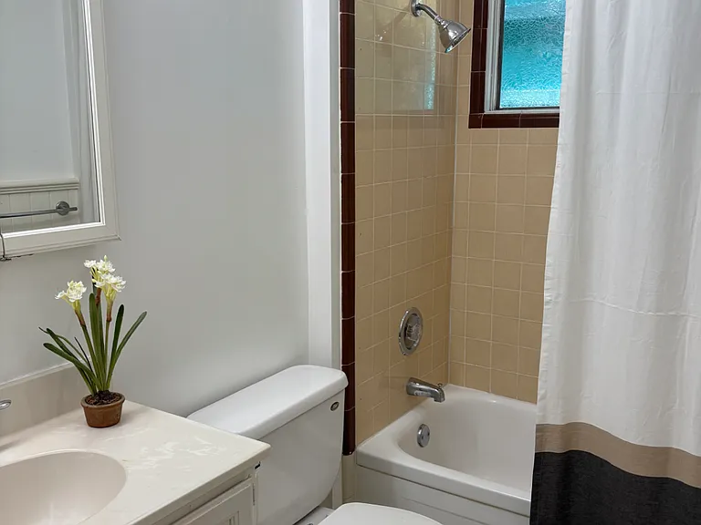 204 Glen Dr — Photo 10