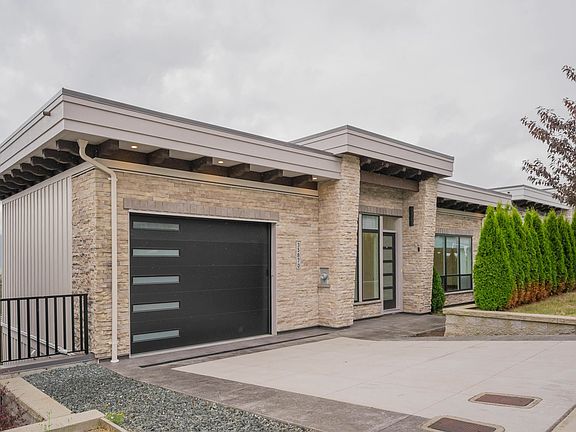 3rd image of 35870 Timberlane Dr