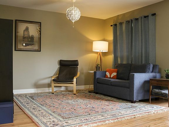 5th image of 2115 Ashwood Ave #B