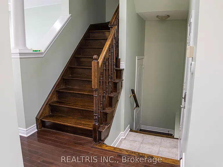 7 Mantle Ave — Photo 13