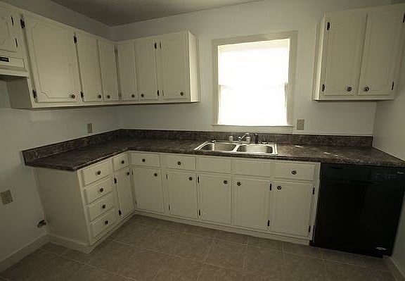 3rd image of 4371 Bayou Dr