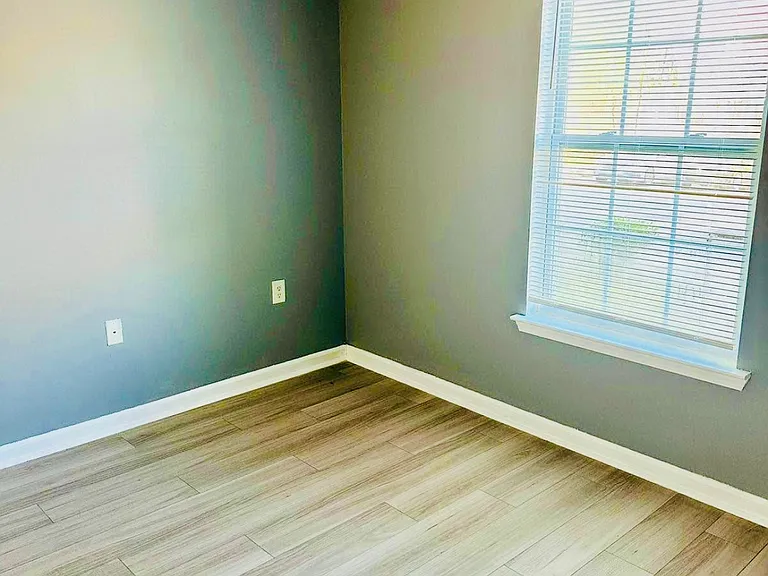 Capital Luxury Condominiums — Photo 20