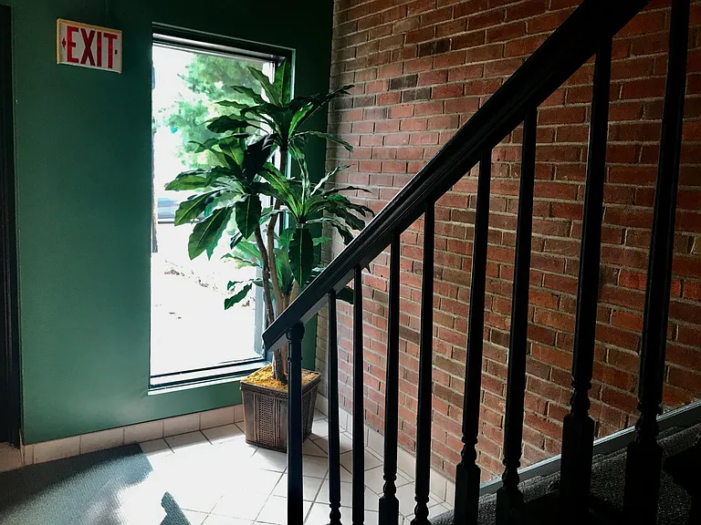 215 Eutaw St — Photo 7