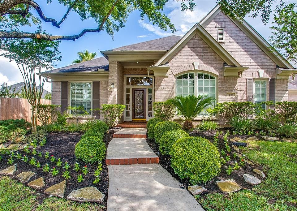 1st image of 1810 Pecan Forest Dr
