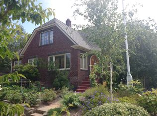 7018 32nd Ave NW, Seattle, WA 98117