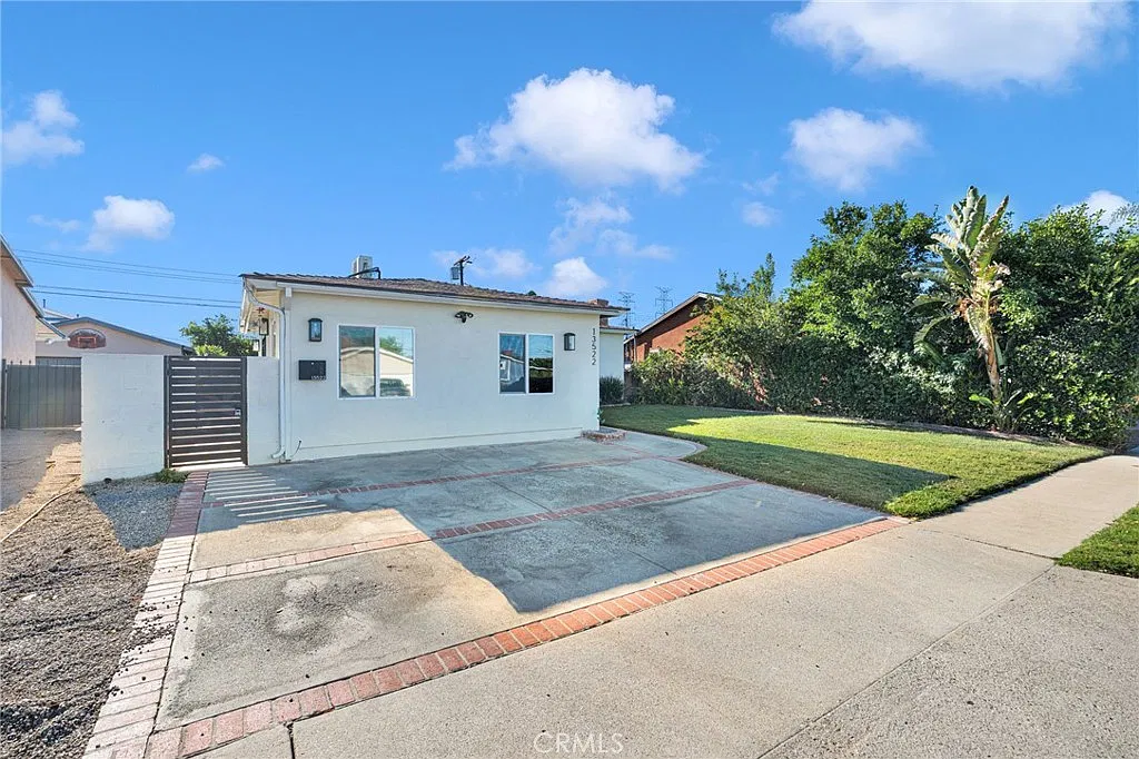 1 bed, 409 sqft, $1,700 — Photo 3