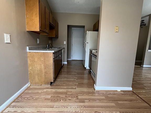 5th image of 1212 Appian Cir