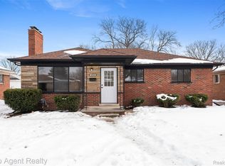 24336 Warrington Ct, Eastpointe, MI 48021