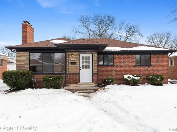 24336 Warrington Ct, Eastpointe, MI 48021