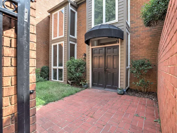 18 Willow Gln #18, Atlanta, GA 30342