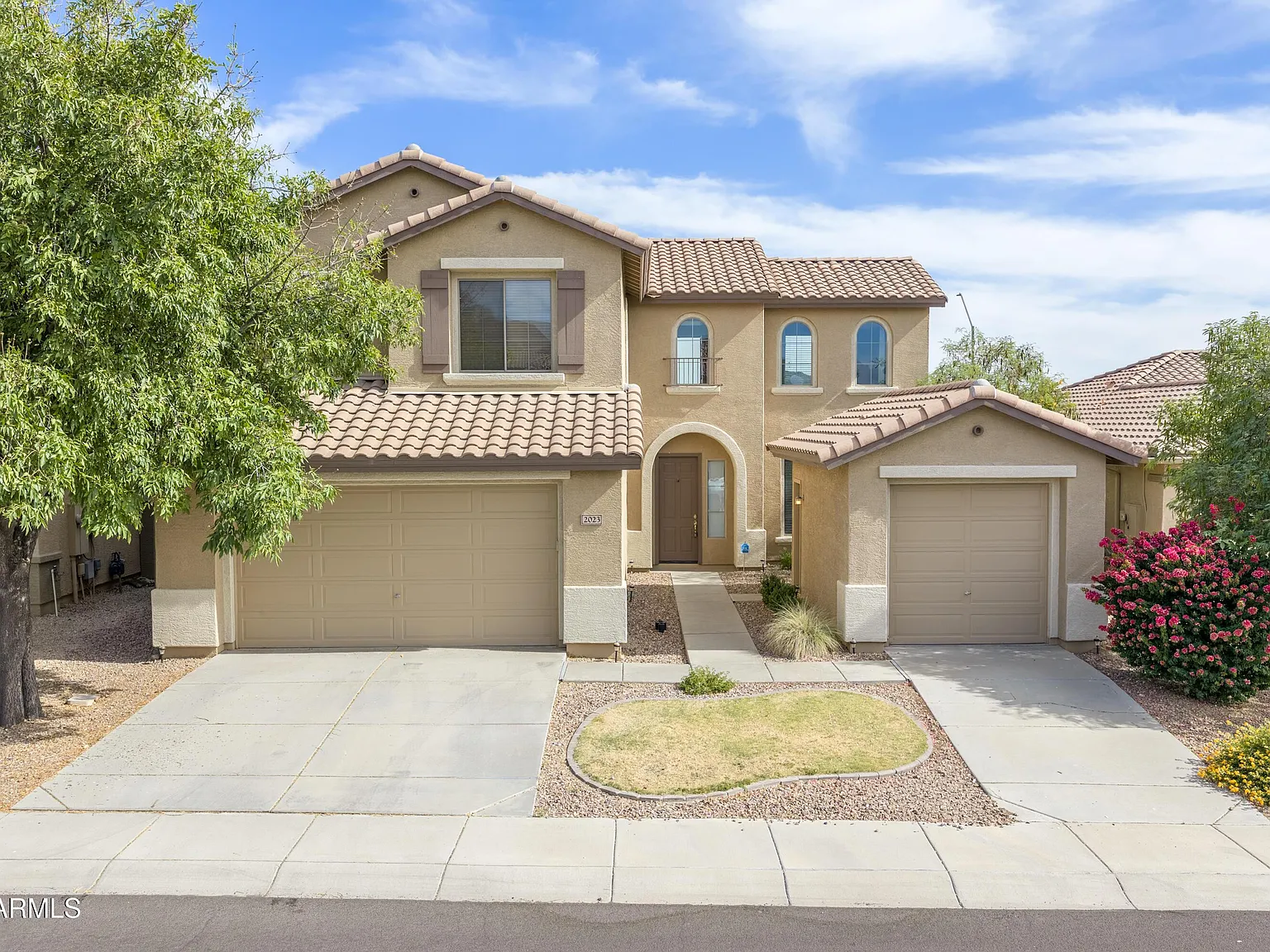 4 bed, 2.5 bath, 2575 sqft, $2,895 — Photo 3