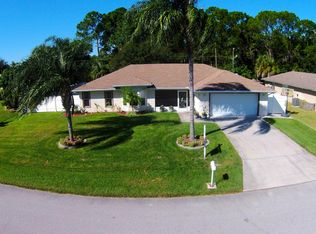 838 Delhaven Ave NW, Palm Bay, FL 32907