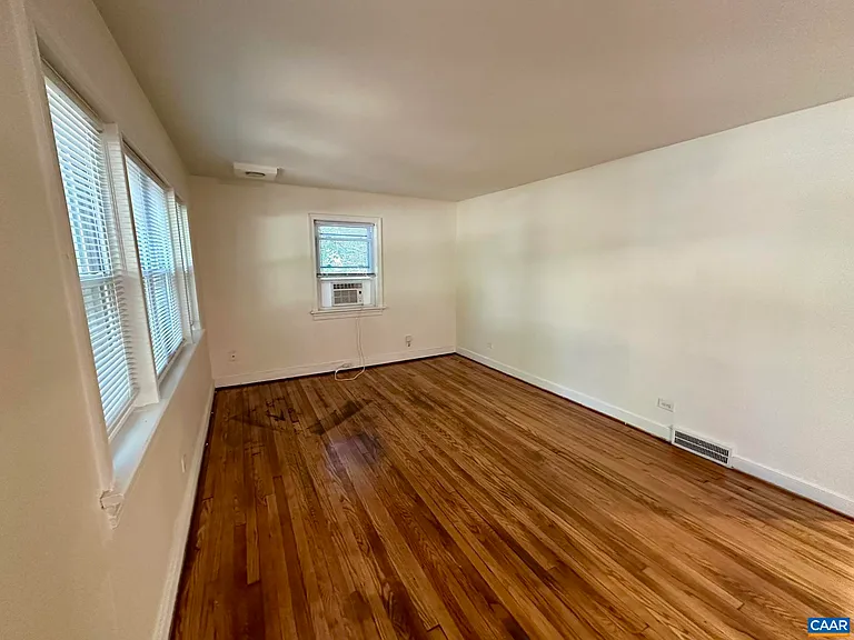 2337 Highland Ave — Photo 5