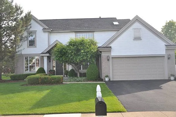 1185 Pheasant Ridge Dr photo 1