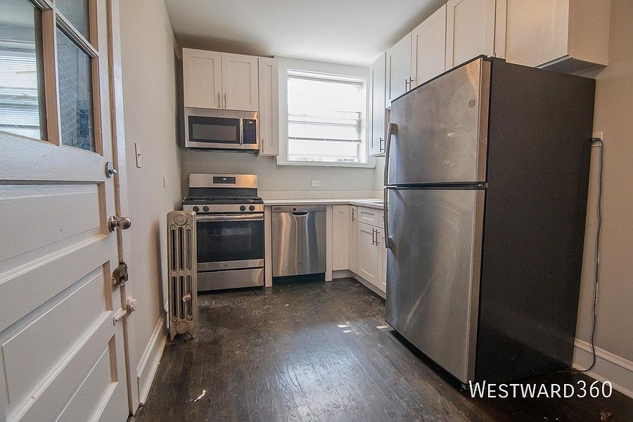 1st image of 2445 W Rosemont Ave APT 3