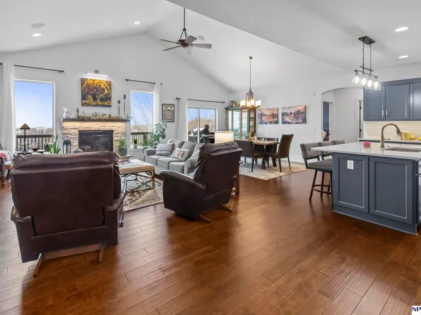 1010 S 17th Ave, Blair, NE 68008