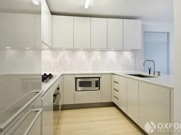 322 West 57th Street image 6 of 10