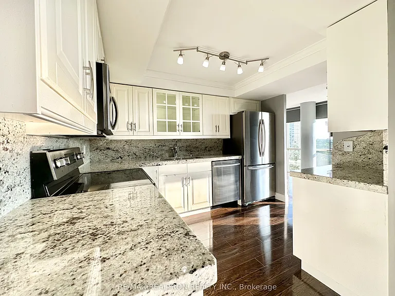20 Harding Blvd W #711 — Photo 5