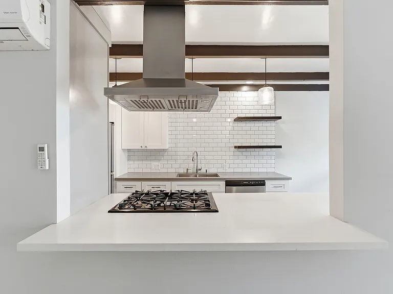 707 Pine St #5 — Photo 4