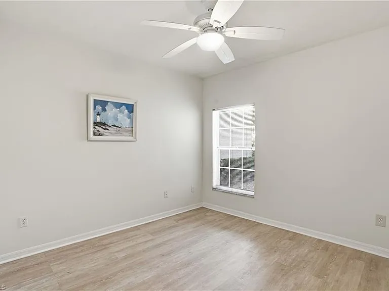 2460 Old Groves Rd #E-102 — Photo 16