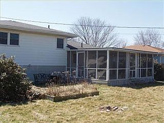 2nd image of 5326 Redwood Ave