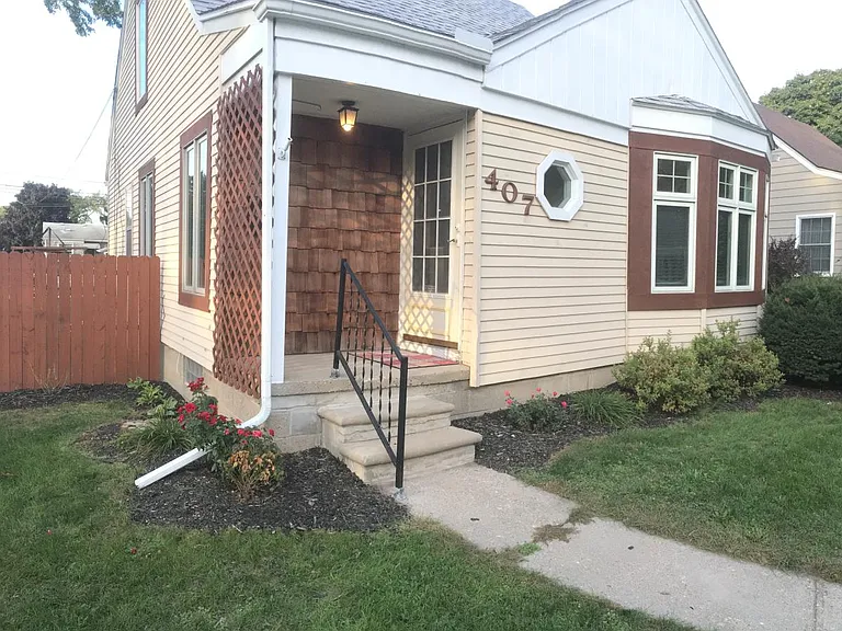 407 Roth Blvd — Photo 1