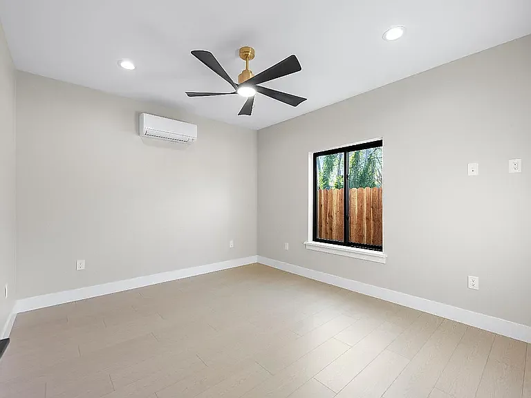 141 Birch St #A — Photo 6