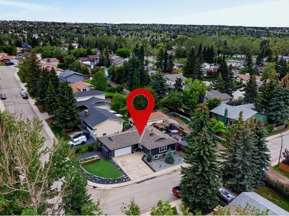104 S Silver Springs Grn NW, Calgary, AB T3B 3Y9