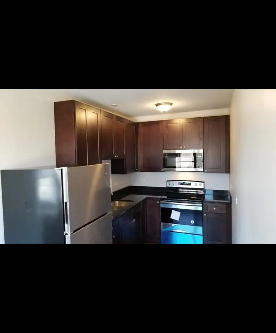 6341 S Western Ave — Photo 1