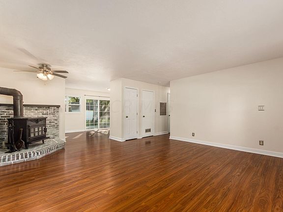 5th image of 104 Empire Dr