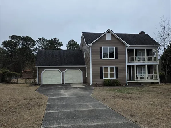 843 Whispering Pines Rd, Fayetteville, NC 28311