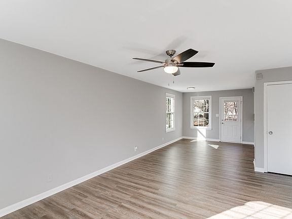 4th image of 302 Buckeye Ln