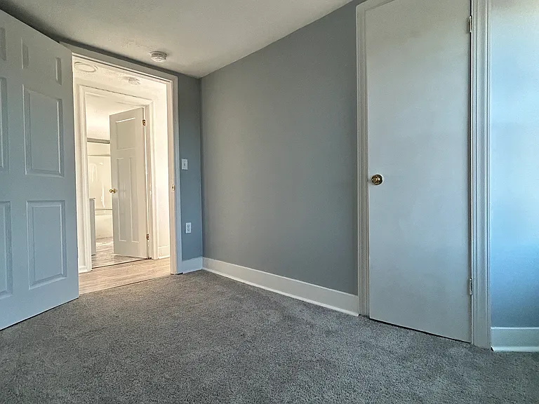 1112 Hollins St — Photo 6
