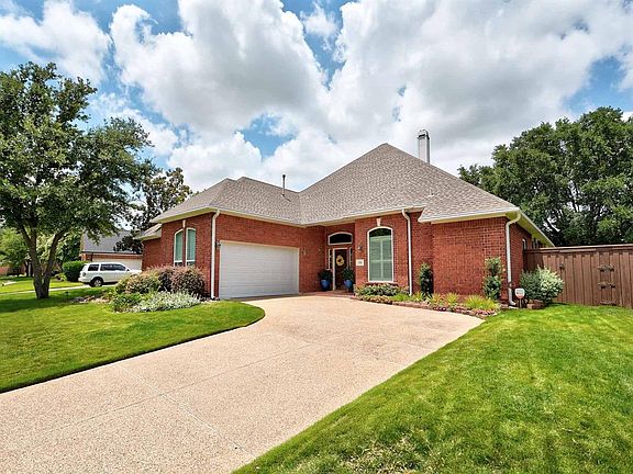 2nd image of 256 Black Oak Cir