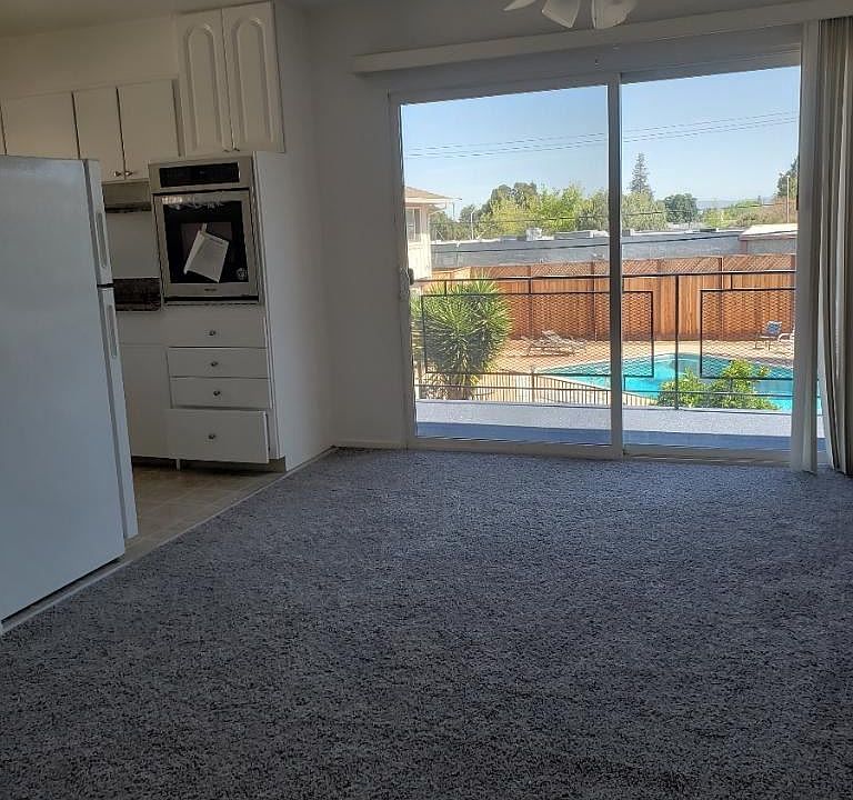 1880 C living room to patio